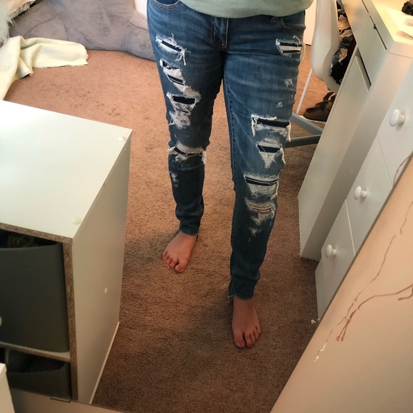 American Eagle Ripped Jeans - Picture 5 of 5